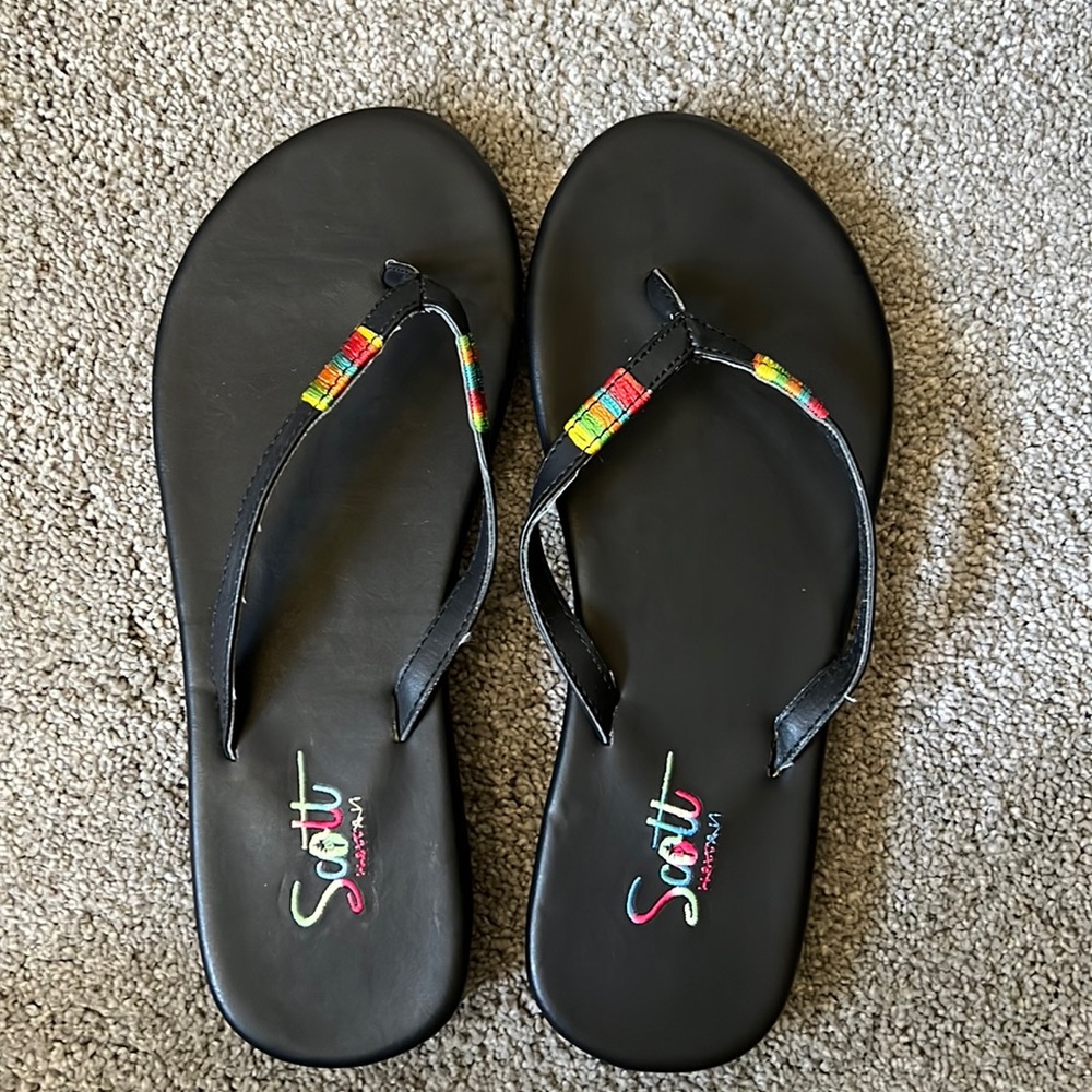 BNWOT Scott Hawaii flip flops
